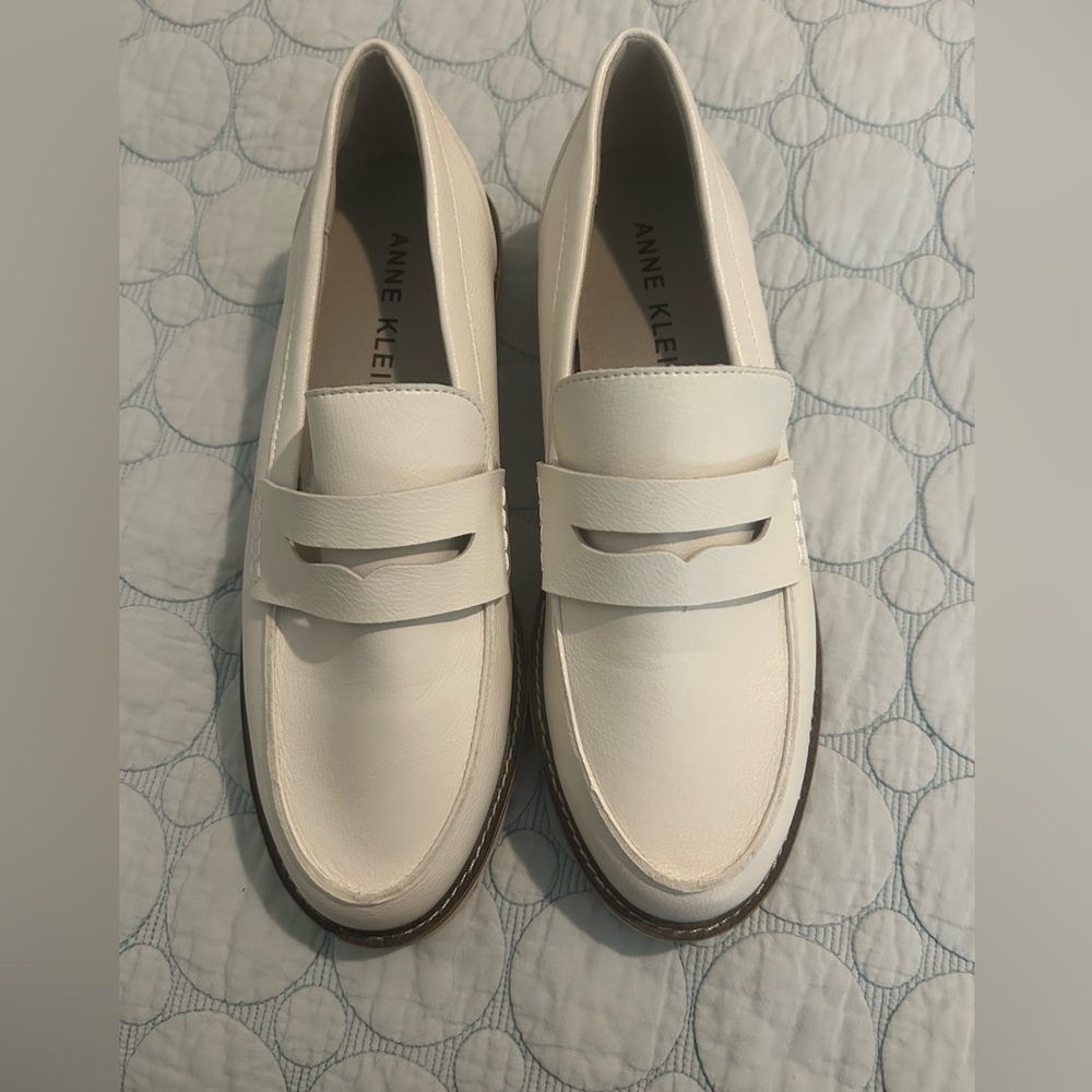 Anne Klein women’s Cream-White Penny Loafers